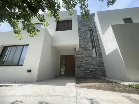 Casa en Venta en Haras Santa Maria, Countries y Barrios Cerrados en Escobar