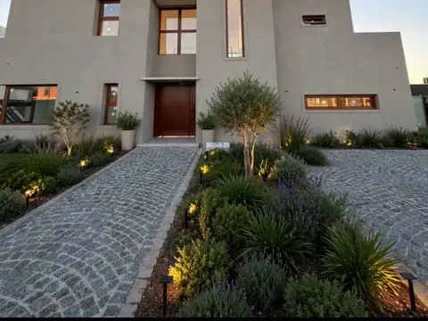Casa en Venta en City Bell, Partido de La Plata