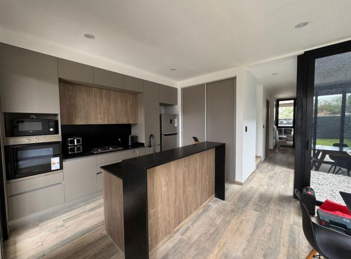 Casa · 178m² · 3 Dormitorios · 1 Cochera