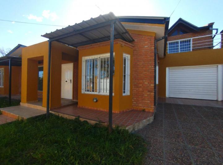 Casa · 200m² · 5 Ambientes · 1 Cochera