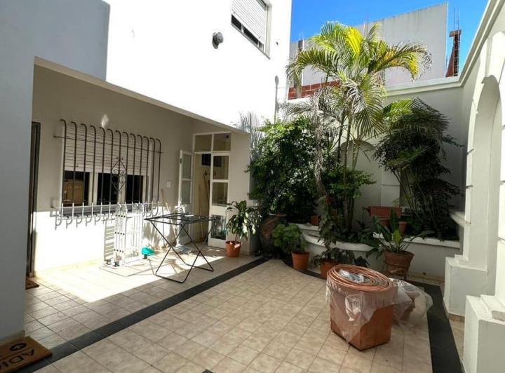 Casa · 319m² · 6 Ambientes · 1 Cochera