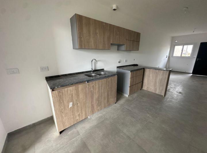 Casa · 105m² · 5 Ambientes · 2 Cocheras