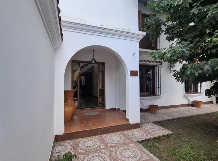 Casa · 300m² · 7 Ambientes