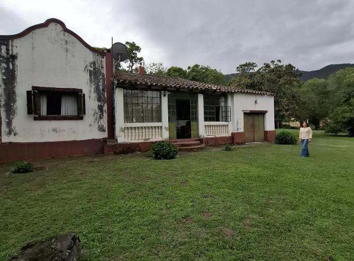 Campo · 250m² · 8 Ambientes · 10 Cocheras