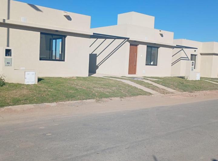 Casa · 75m² · 2 Dormitorios · 1 Cochera