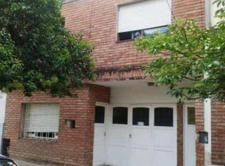 Casa · 280m² · 8 Ambientes · 1 Cochera