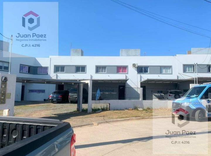Casa · 70m² · 4 Ambientes · 2 Cocheras