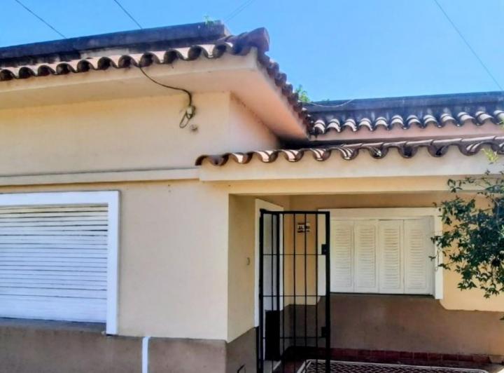 Casa · 170m² · 4 Ambientes · 3 Cocheras