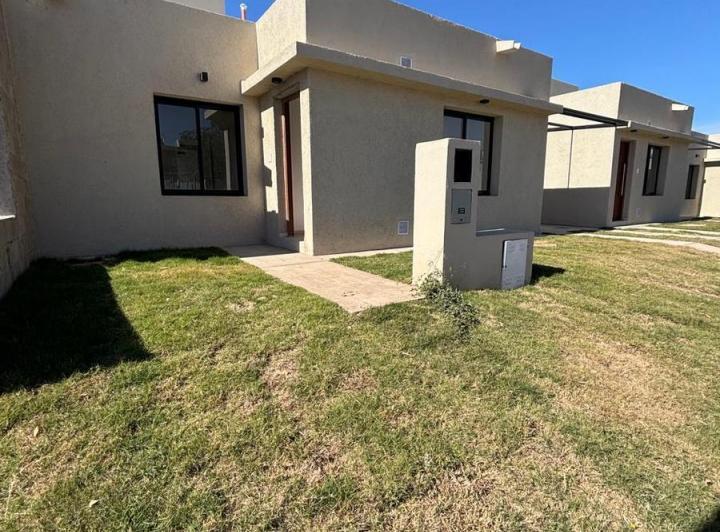 Casa · 75m² · 2 Dormitorios · 1 Cochera