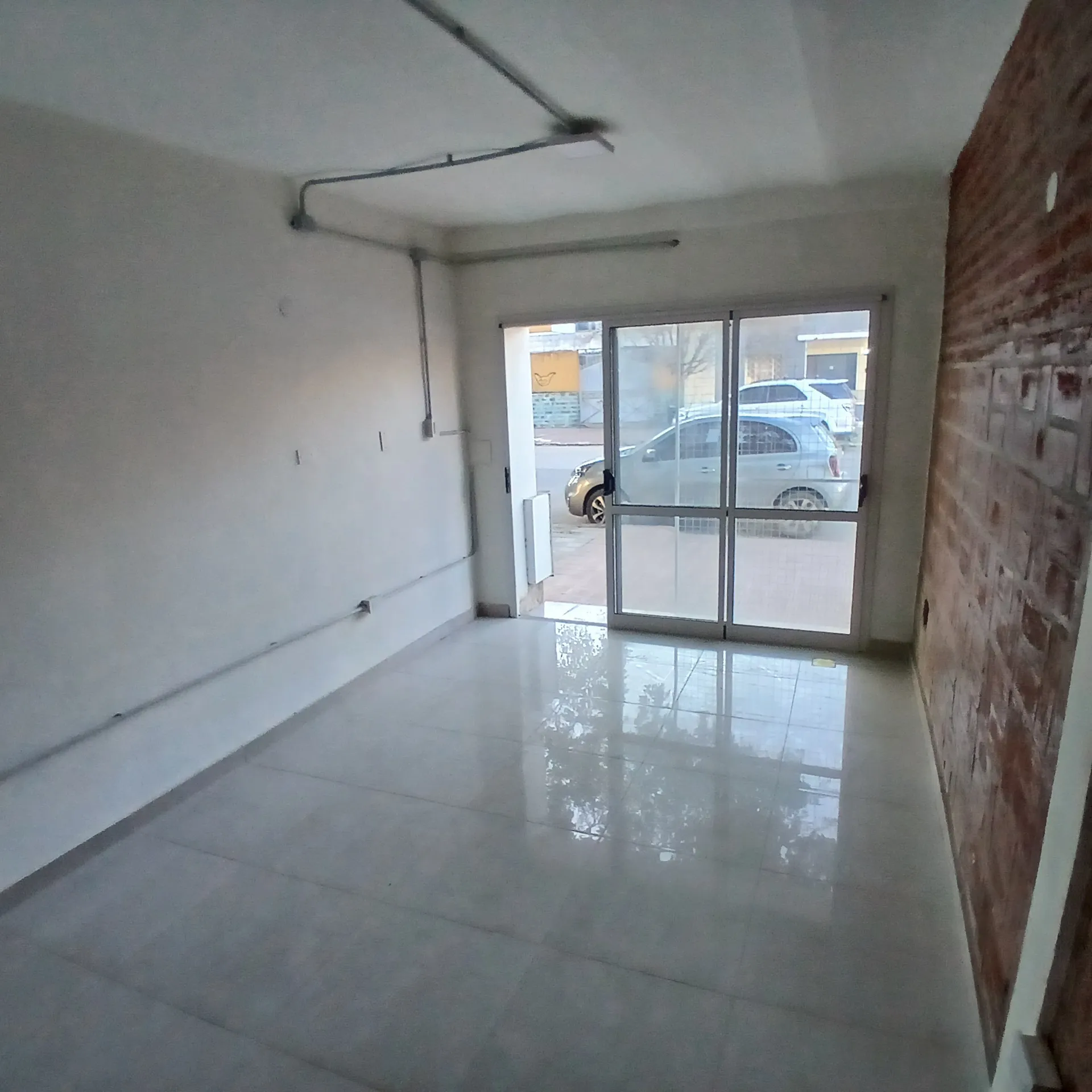 Local a estrenar, Alta Córdoba, Castelar 629 zona colegios, piso porcelanato, sin expensas 21m2.