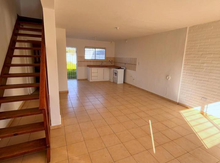 Casa · 76m² · 2 Ambientes · 1 Cochera