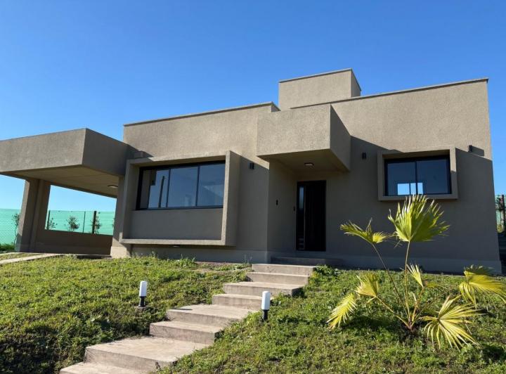 Casa · 115m² · 3 Ambientes · 1 Cochera