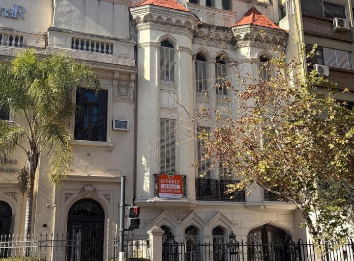 Casa · 350m² · 9 Ambientes