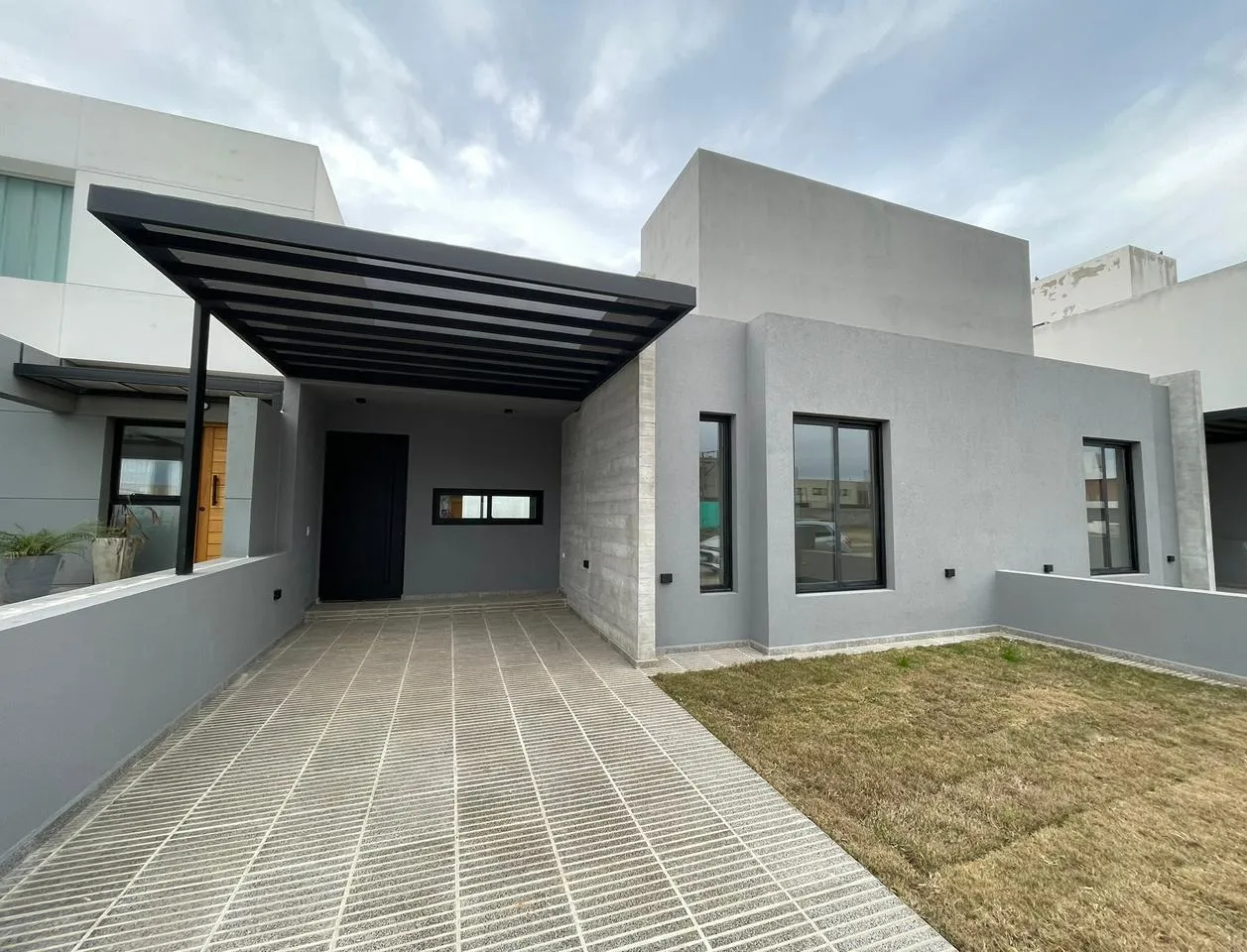 SAN IGNACIO VILLAGE CASA DUPLEX EN VENTA 2 DORMITORIOS AMPLIOS