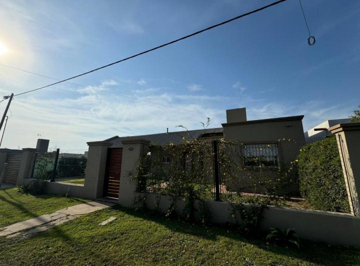 Casa · 80m² · 5 Ambientes · 2 Cocheras