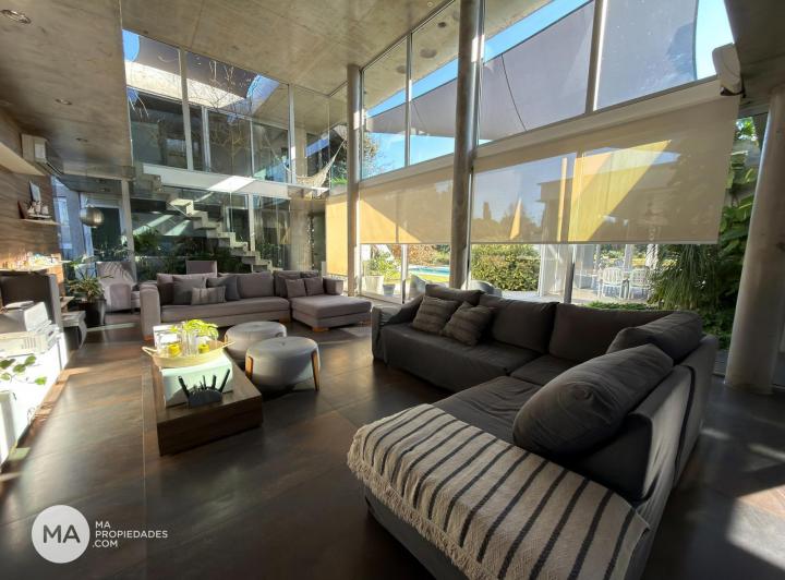 Casa · 611m² · 7 Ambientes · 5 Cocheras