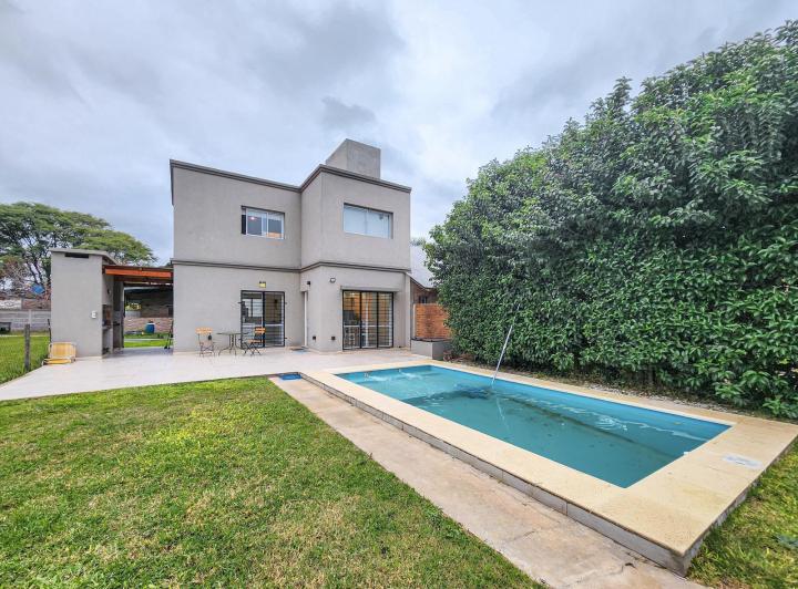 Casa · 80m² · 3 Ambientes · 1 Cochera