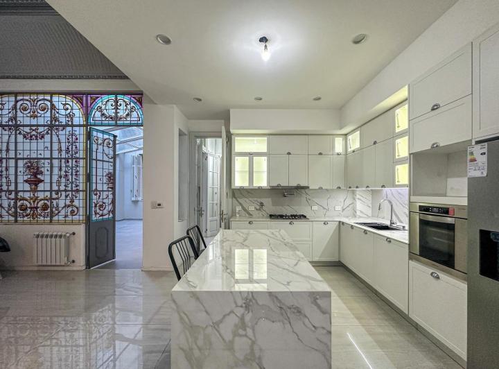 Casa · 193m² · 9 Ambientes