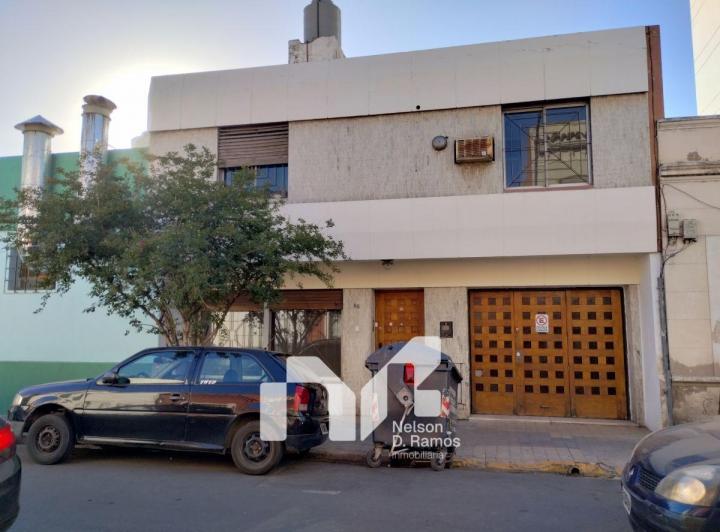 Casa · 221m² · 5 Ambientes · 1 Cochera