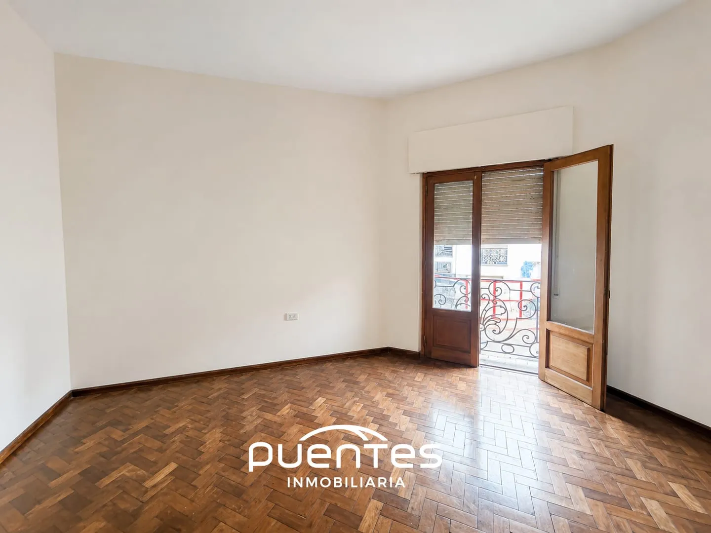 DEPARTAMENTO 3 DORMITORIOS CON PATIO PROPIO | SIN EXPENSAS | RENTA ACTIVA