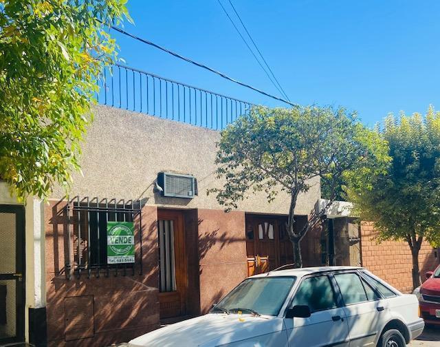 Casa · 90m² · 4 Ambientes · 1 Cochera