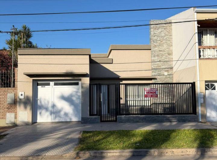 Casa · 116m² · 6 Ambientes · 1 Cochera