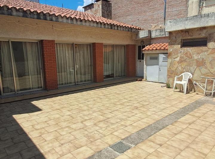 Casa · 156m² · 6 Ambientes · 1 Cochera