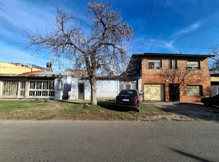 Casa · 123m² · 5 Ambientes · 1 Cochera