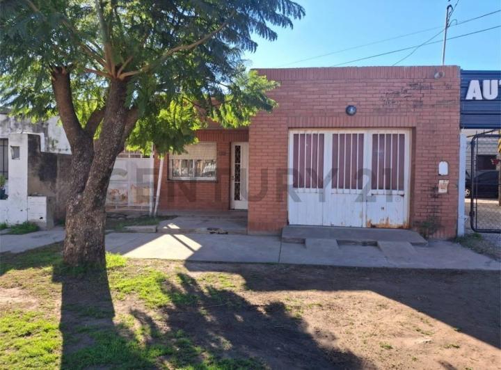 Casa · 75m² · 6 Ambientes · 1 Cochera