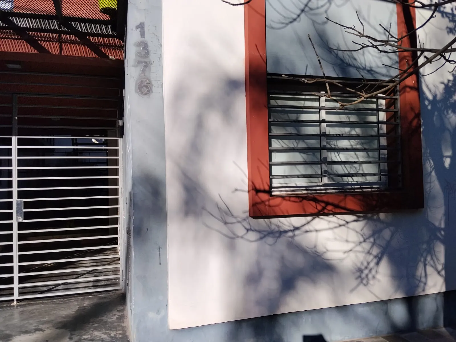 Cofico, impecable departamento planta baja, muy linda zona.-