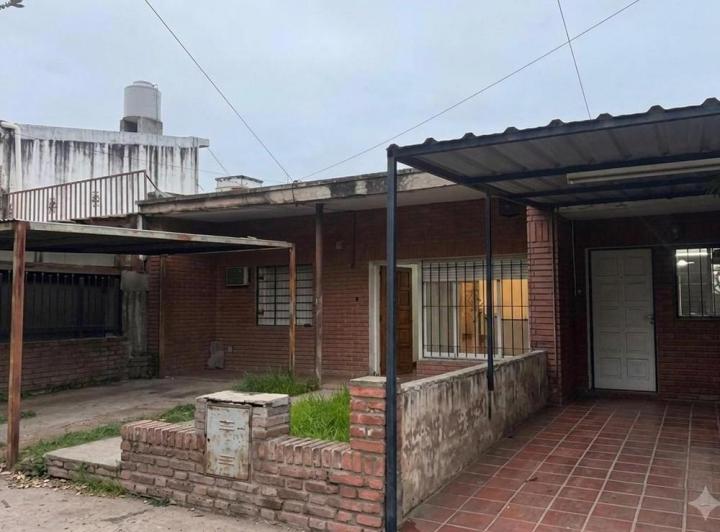 Casa · 211m² · 5 Ambientes · 2 Cocheras