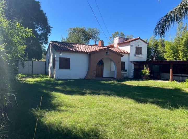 Casa · 216m² · 3 Ambientes · 3 Cocheras