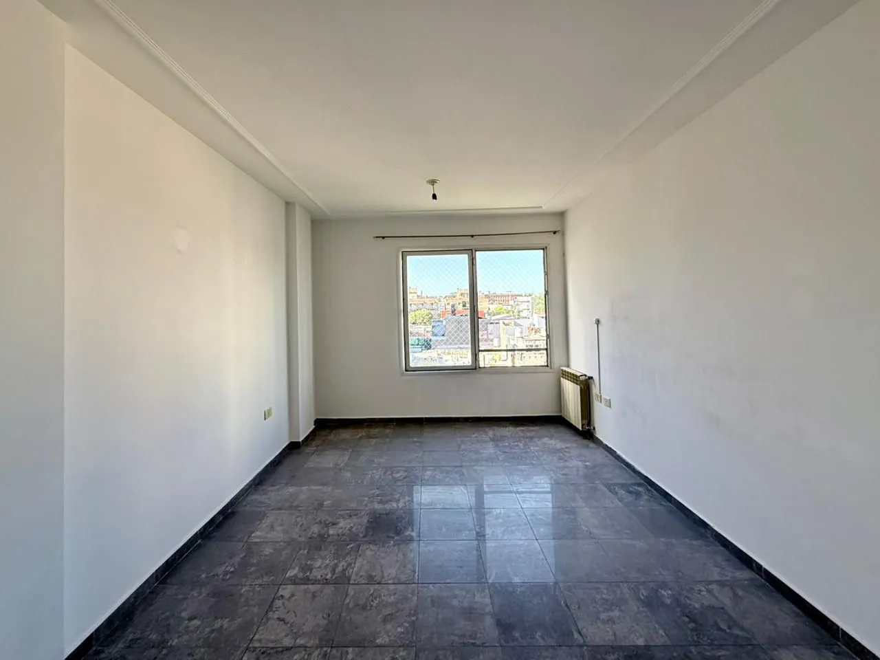 1 DORMITORIO - AMPLIOS ESPACIOS - 13 AÑOS - A METROS DE POCITO