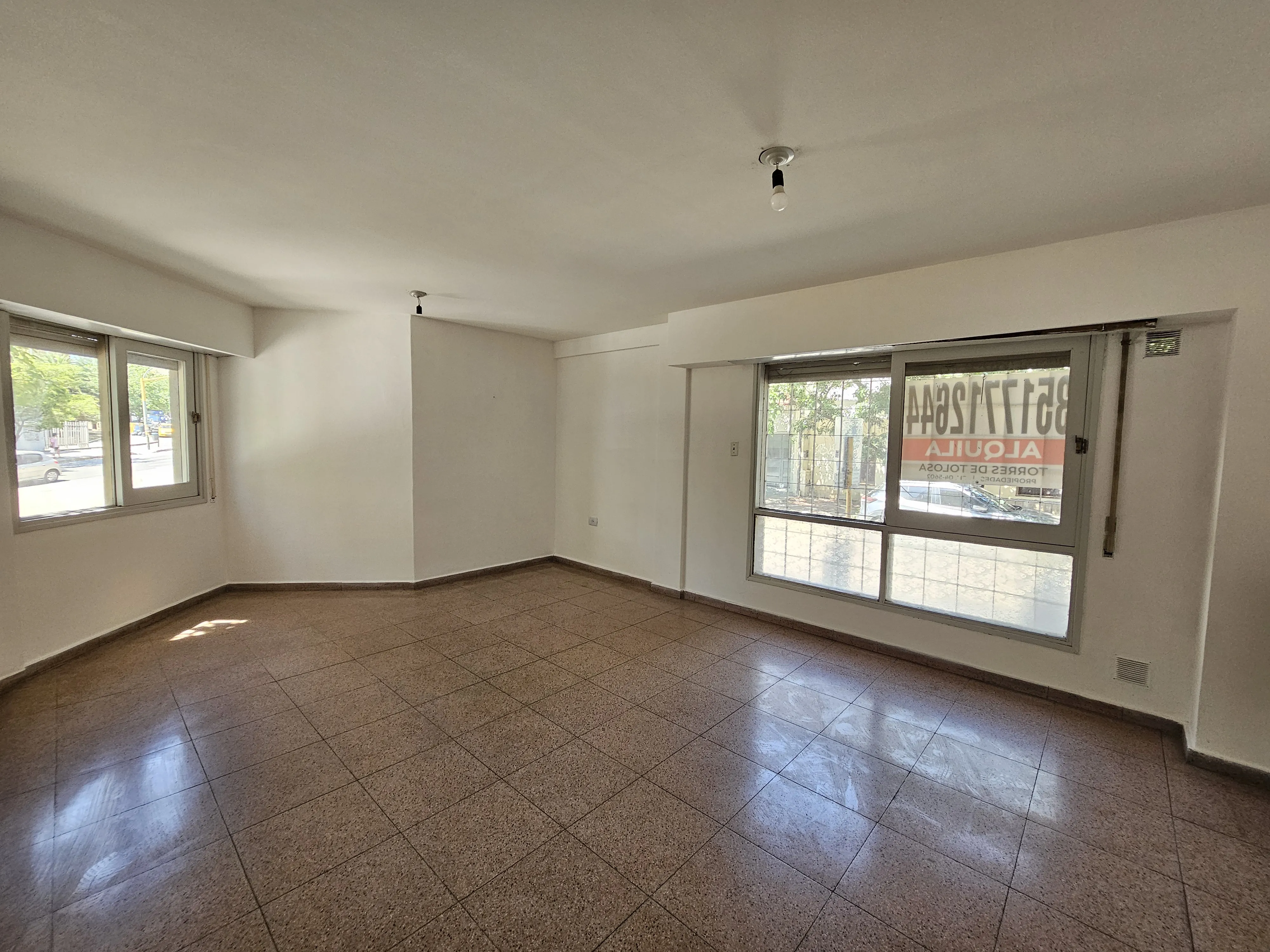 Venta departamento Nueva Córdoba- 3 Dormitorios- 2 Baños - Cochera -