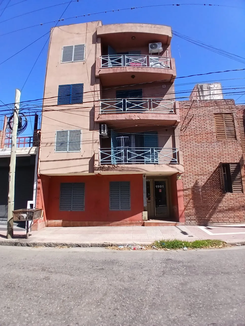 Venta,  departamento 1 dormitorio con patio, Santa Rosa 1900