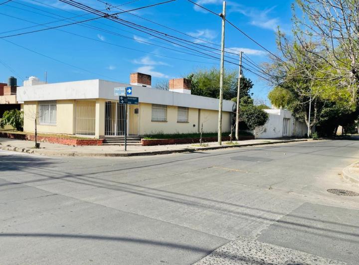 Casa · 231m² · 6 Ambientes · 1 Cochera