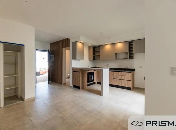 Casa · 94m² · 4 Ambientes · 2 Cocheras