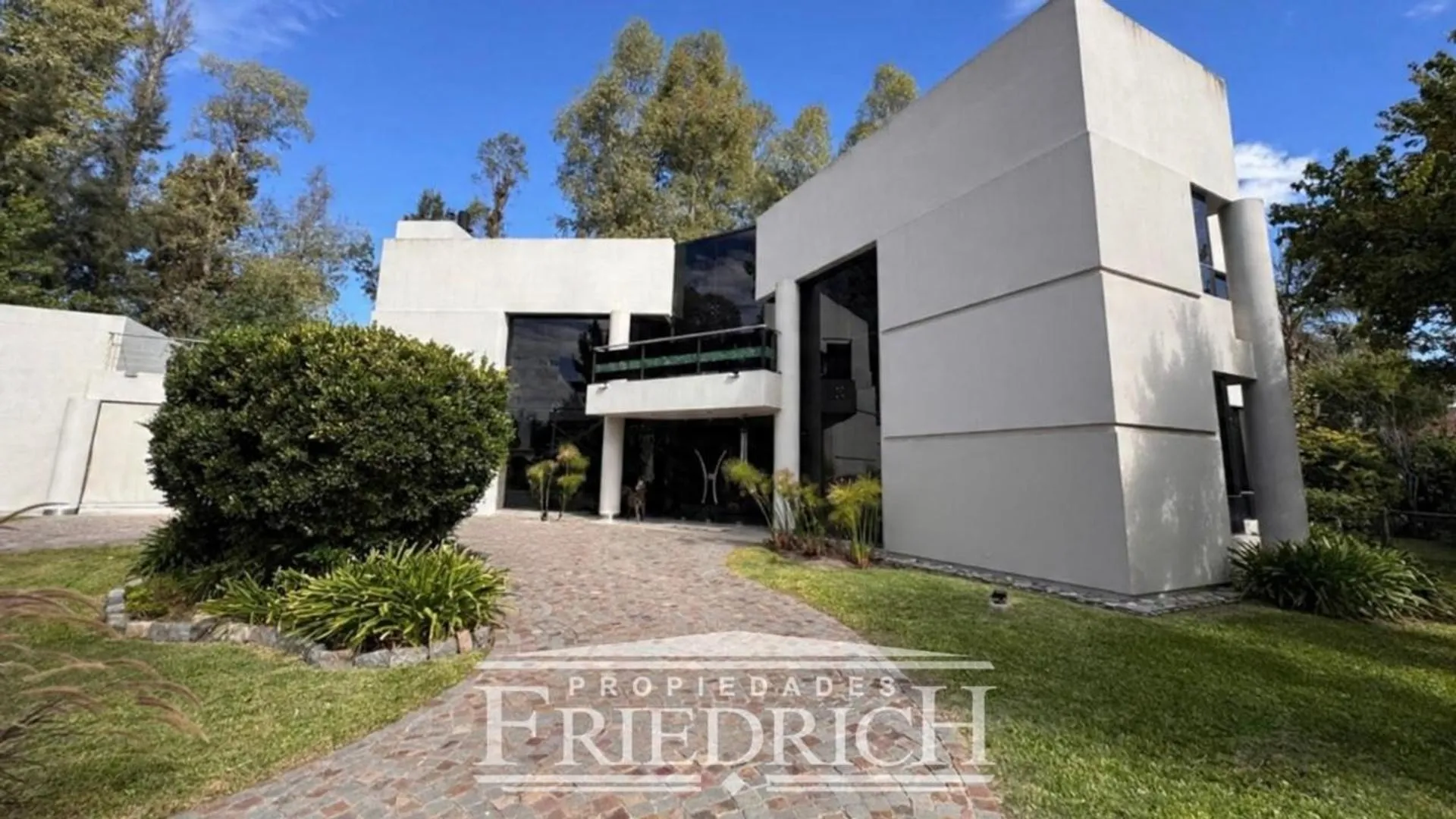 CASA EN VENTA CAMPOS DE ALVAREZ