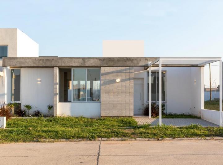 Casa · 140m² · 5 Ambientes · 1 Cochera