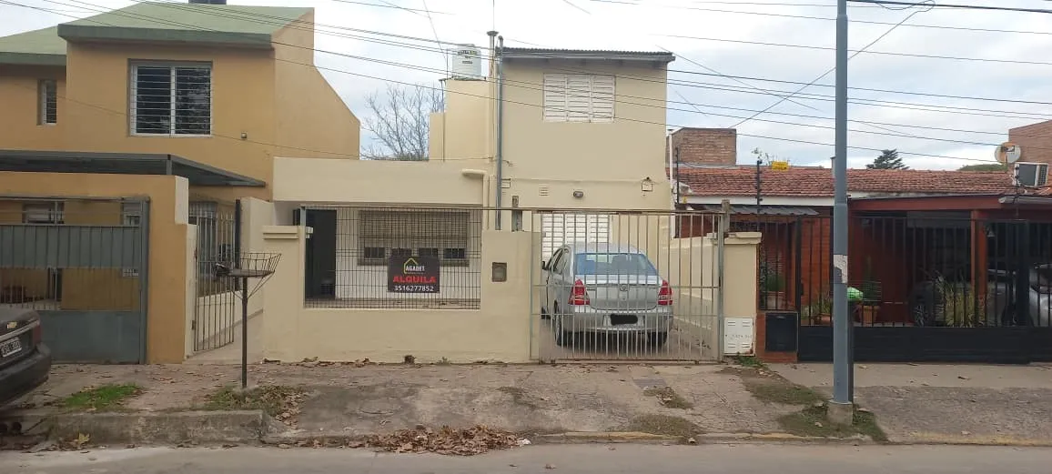 CASA PH EN ALQUILER QUINTAS DE ARGUELLO