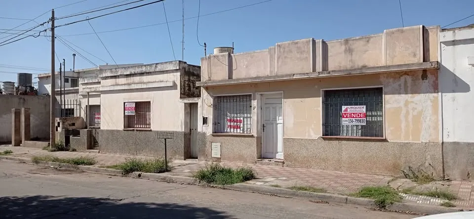 VENDO DOS  INMUEBLES A RECICLAR Bª YOFRE (N)