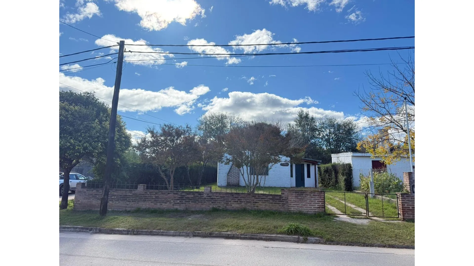 CASA EN ESQUINA CON HERMOSO TERRENO EN MINA CLAVERO
