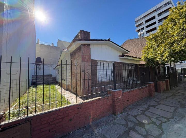 Casa · 121m² · 2 Dormitorios · 1 Cochera