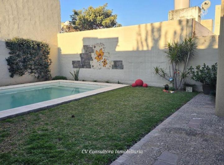 Casa · 170m² · 4 Ambientes · 2 Cocheras