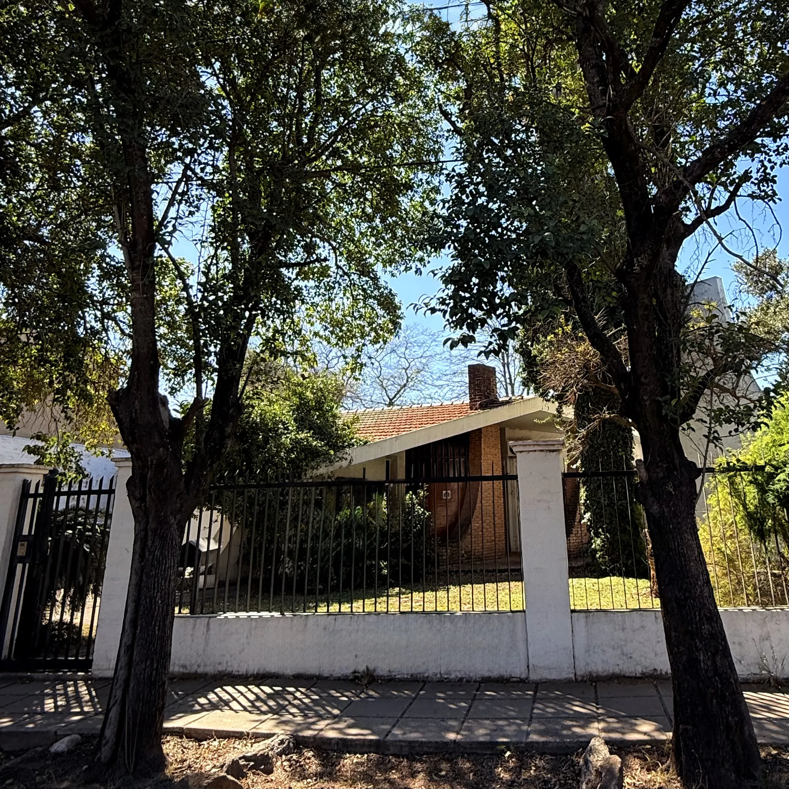 VENTA CASA PARA USO COMERCIAL O FLIAR -BARRIO VILLA BELGRANO