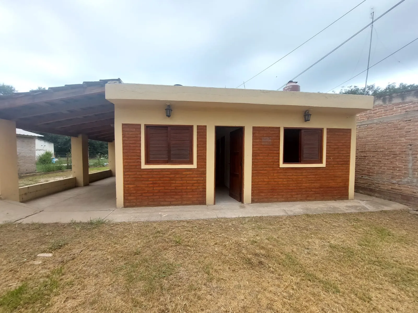 COMPLEJO DE 3 DEPARTAMENTOS A LA VENTA EN COSQUÍN. CA251