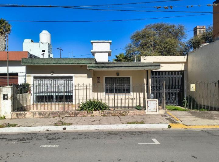 Casa · 128m² · 6 Ambientes · 1 Cochera