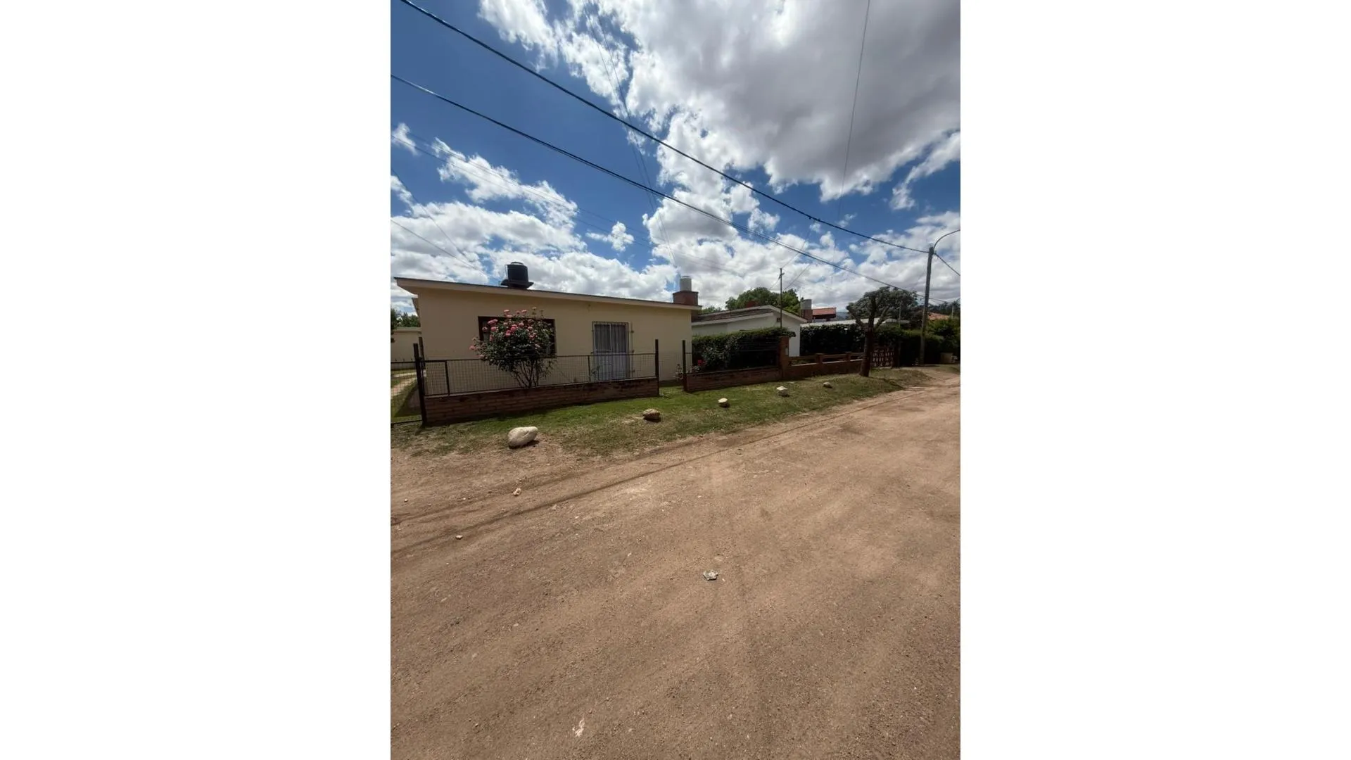 Hermosa casa más un dpto en Villa Cura Brochero