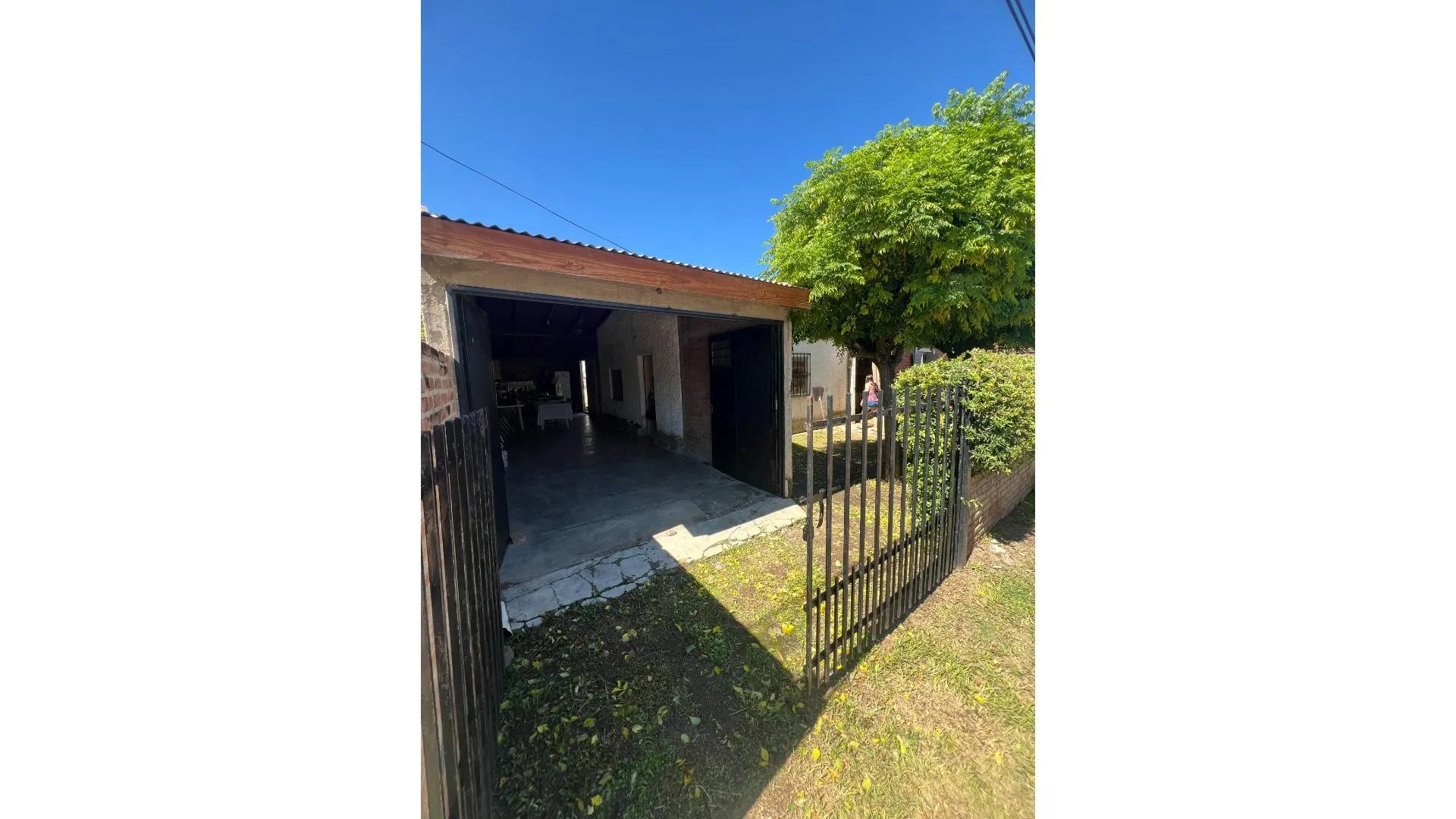 Casa con posibilidad de reformar/reciclar.