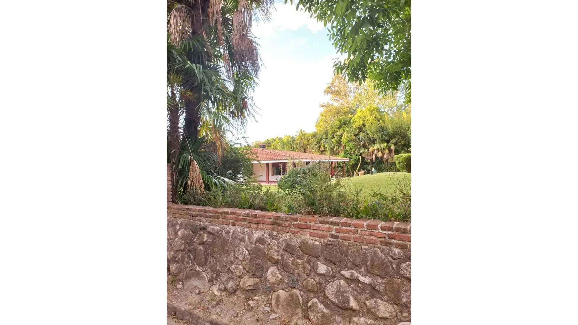 SE VENDE INCREIBLE PROPIEDAD EN LAS ROSAS